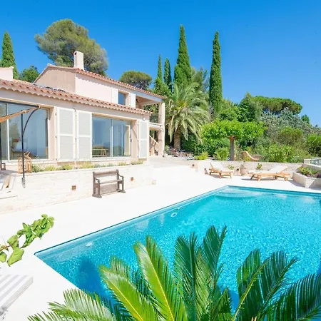 Вилла With Sea View And Pool Ла Круа-Вальме